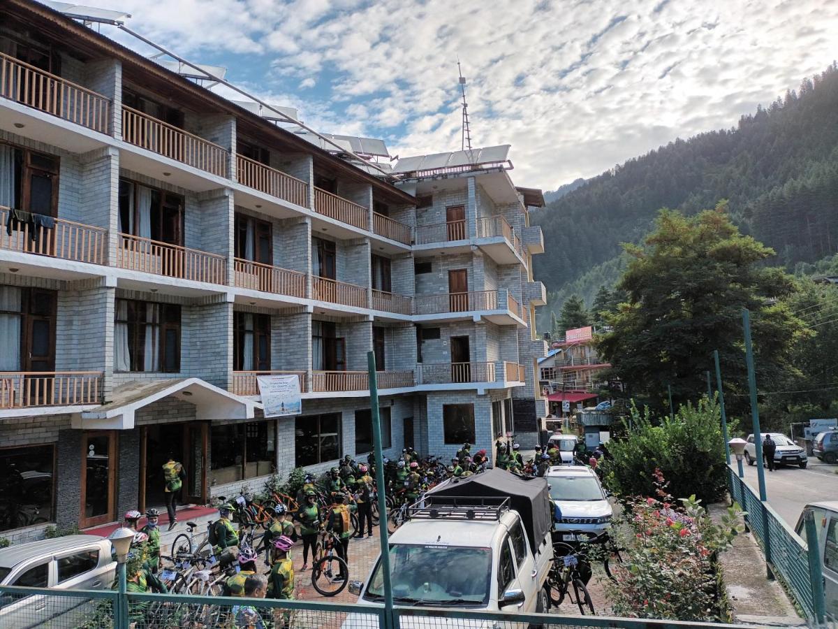 Sarthak Resorts-Reside In Nature With Best View, 9 Kms From Mall Road Manali — Photos 2