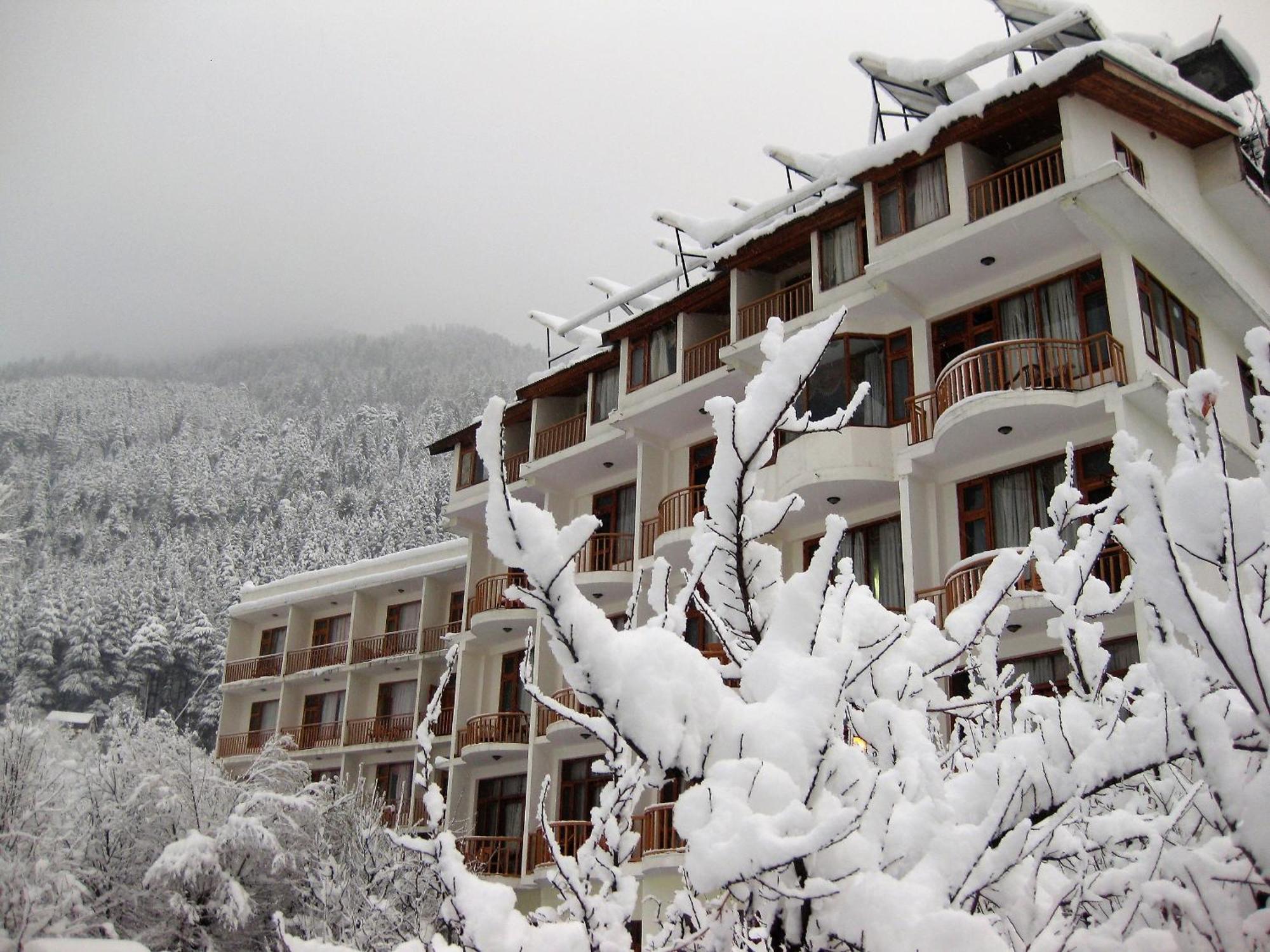 Sarthak Resorts-Reside In Nature With Best View, 9 Kms From Mall Road Manali, Manali