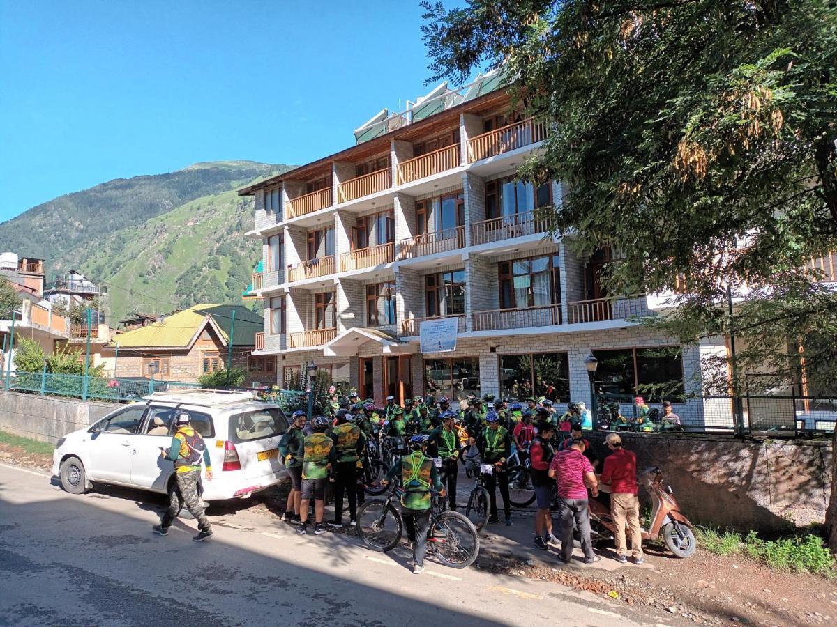 Sarthak Resorts-Reside In Nature With Best View, 9 Kms From Mall Road Manali — Photos 1